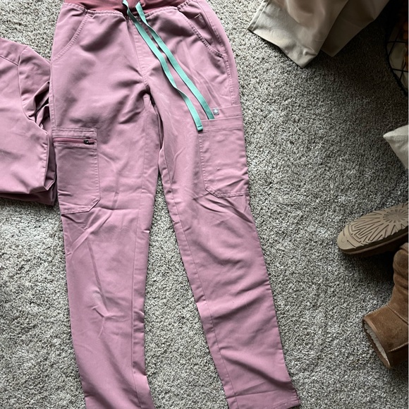 Mineral Mauve Figs Scrub BOTTOM XXS - Picture 2 of 4